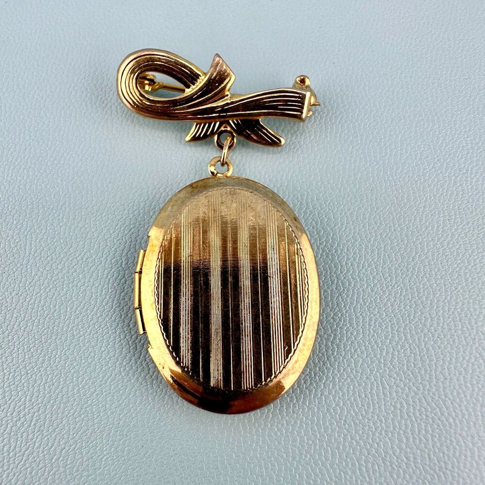 Vintage Photo Locket Brooch Pin Gold Tone Etched Stripe Dangle Bow Ribbon 1.75"